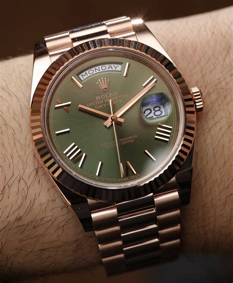 rolex datejust 40 green dial